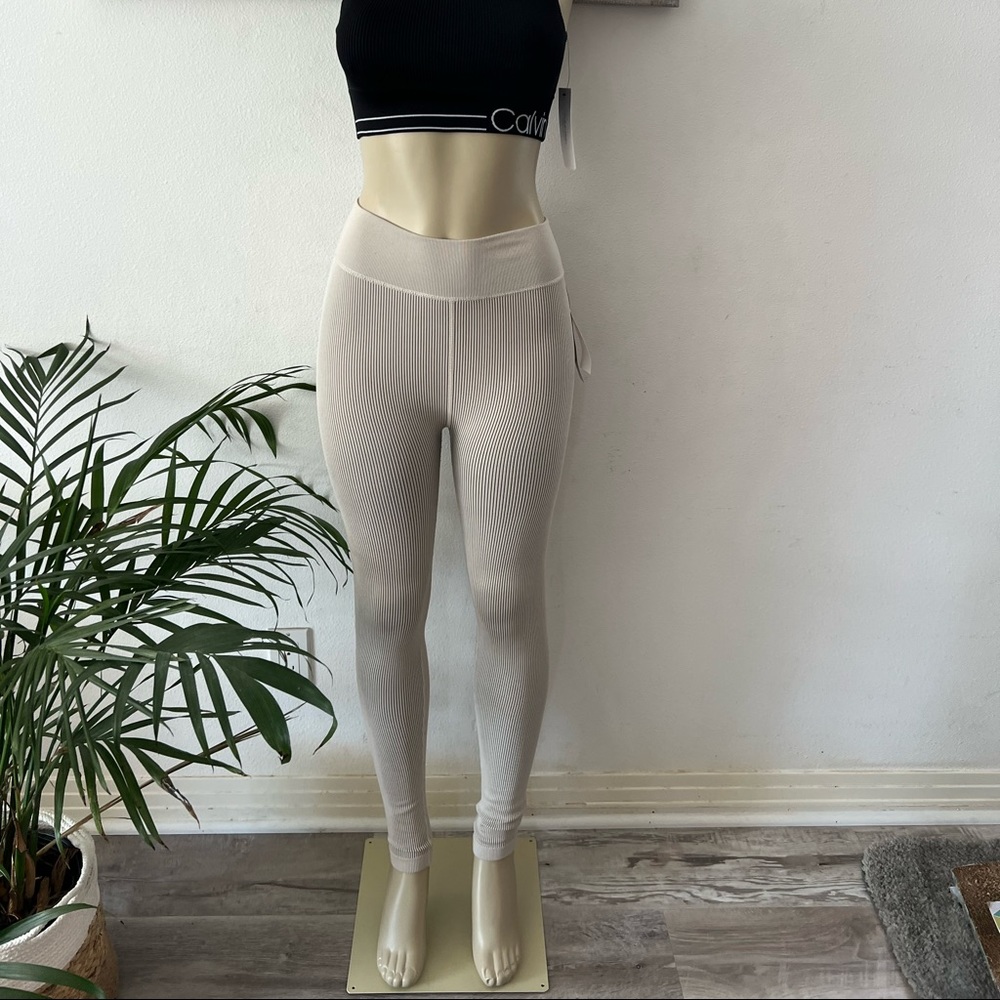 NWT Calvin Klein Workout Leggings ☆